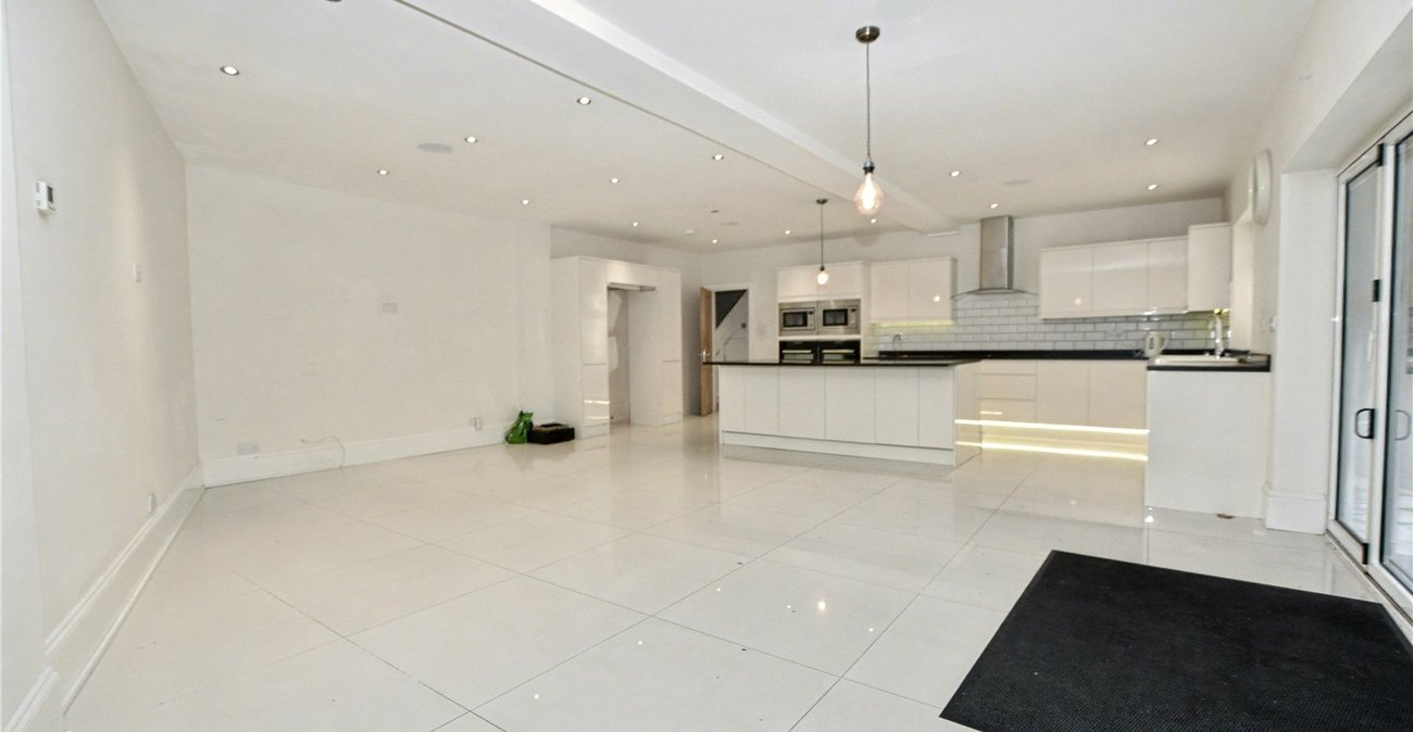 5 bedroom house for sale in Bexleyheath | Robinson Jackson