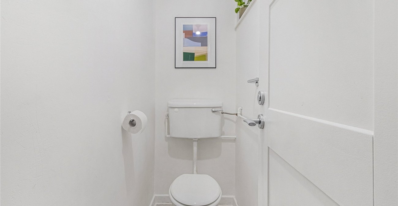 3 bedroom house for sale in Plumstead Common | Robinson Jackson