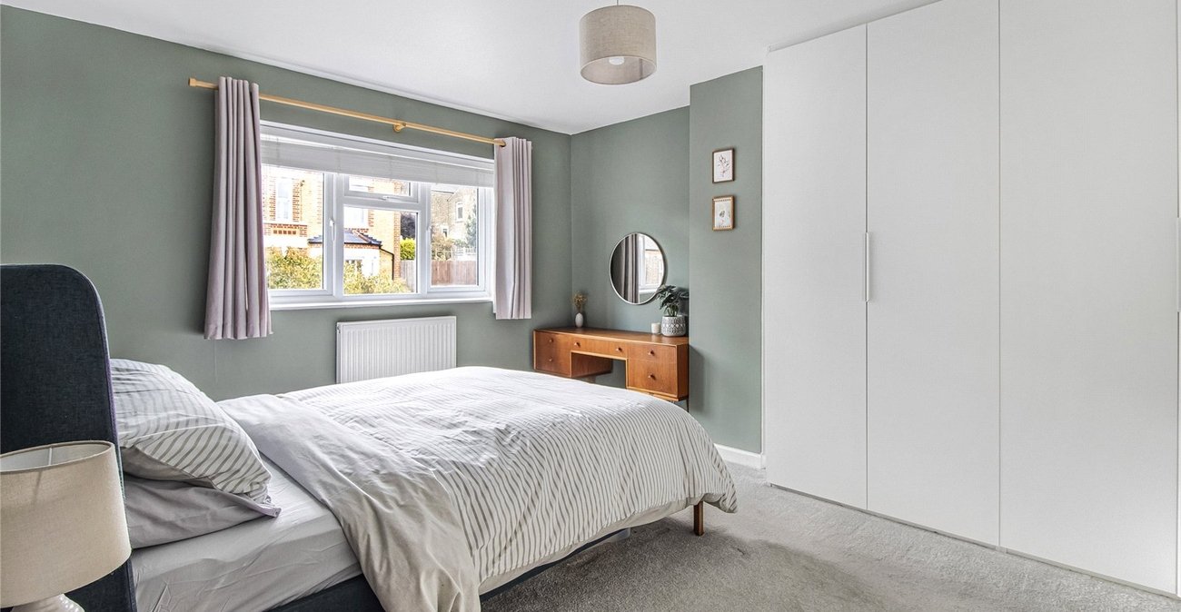 3 bedroom house for sale in Plumstead Common | Robinson Jackson