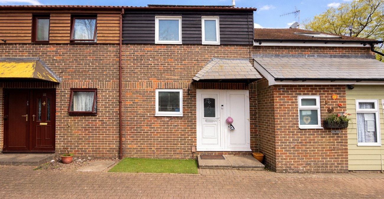 2 bedroom house for sale in Walderslade Woods | Robinson Michael & Jackson