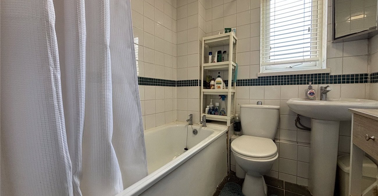 2 bedroom house for sale in Walderslade Woods | Robinson Michael & Jackson