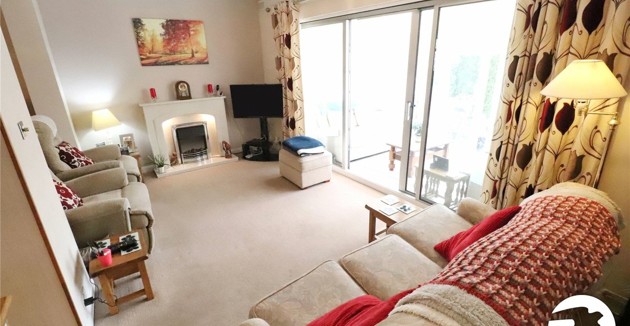 2 bedroom bungalow for sale in Belvedere | Robinson Jackson