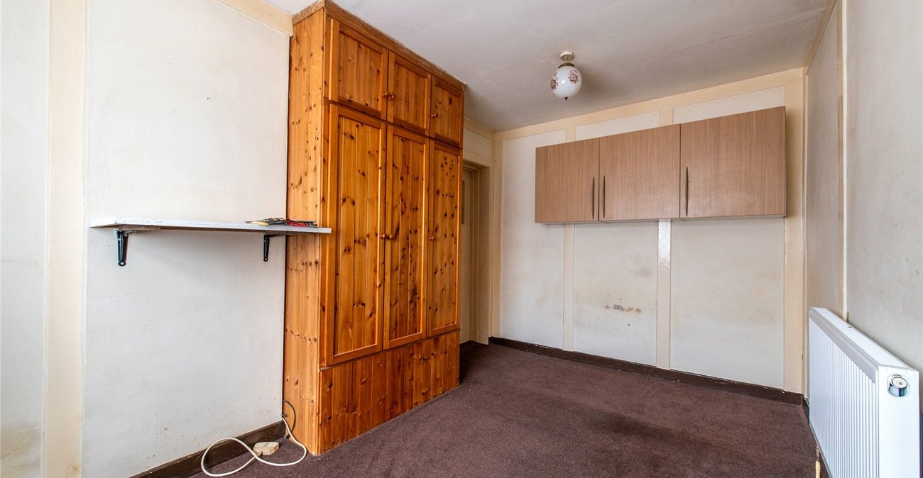 2 bedroom bungalow for sale in Weavering | Robinson Michael & Jackson