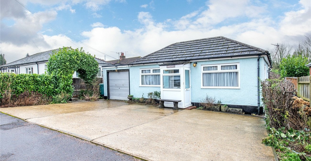 2 bedroom bungalow for sale in Weavering | Robinson Michael & Jackson