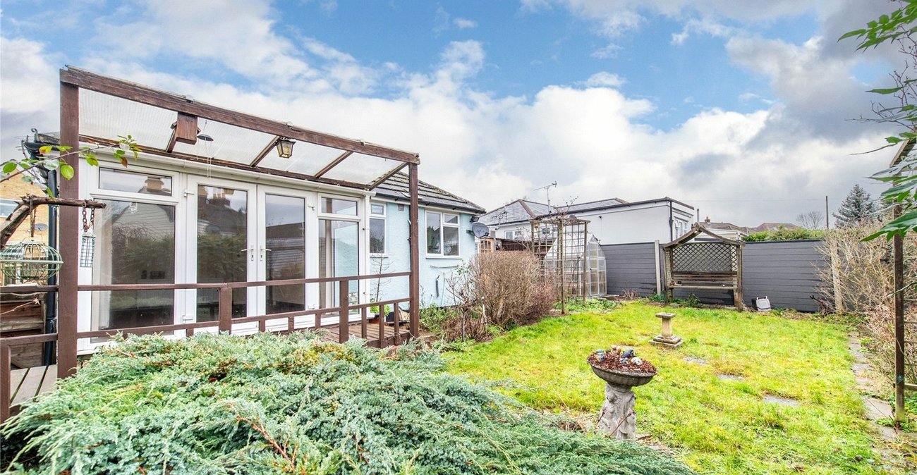 2 bedroom bungalow for sale in Weavering | Robinson Michael & Jackson