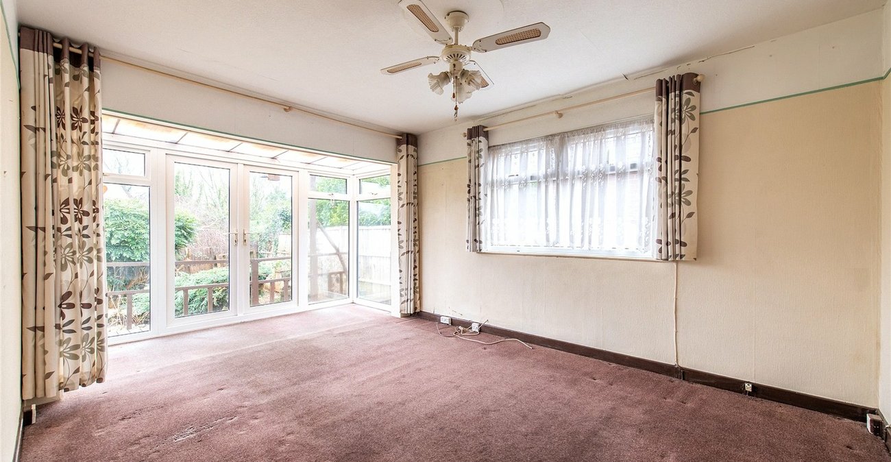 2 bedroom bungalow for sale in Weavering | Robinson Michael & Jackson