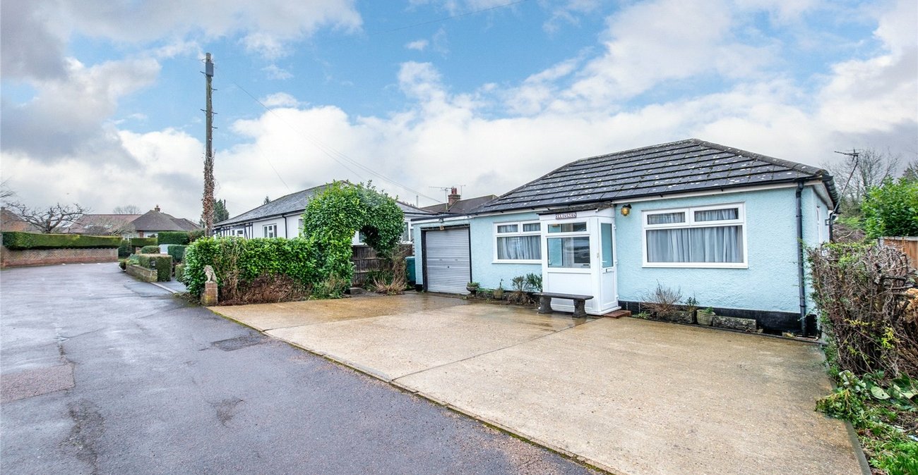 2 bedroom bungalow for sale in Weavering | Robinson Michael & Jackson