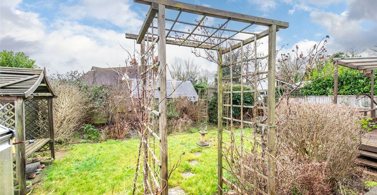 2 bedroom bungalow for sale in Weavering | Robinson Michael & Jackson