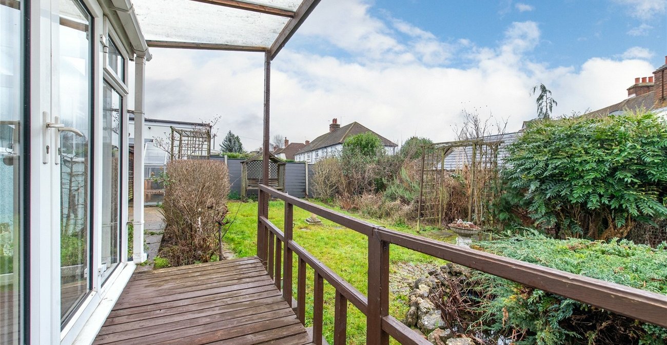 2 bedroom bungalow for sale in Weavering | Robinson Michael & Jackson