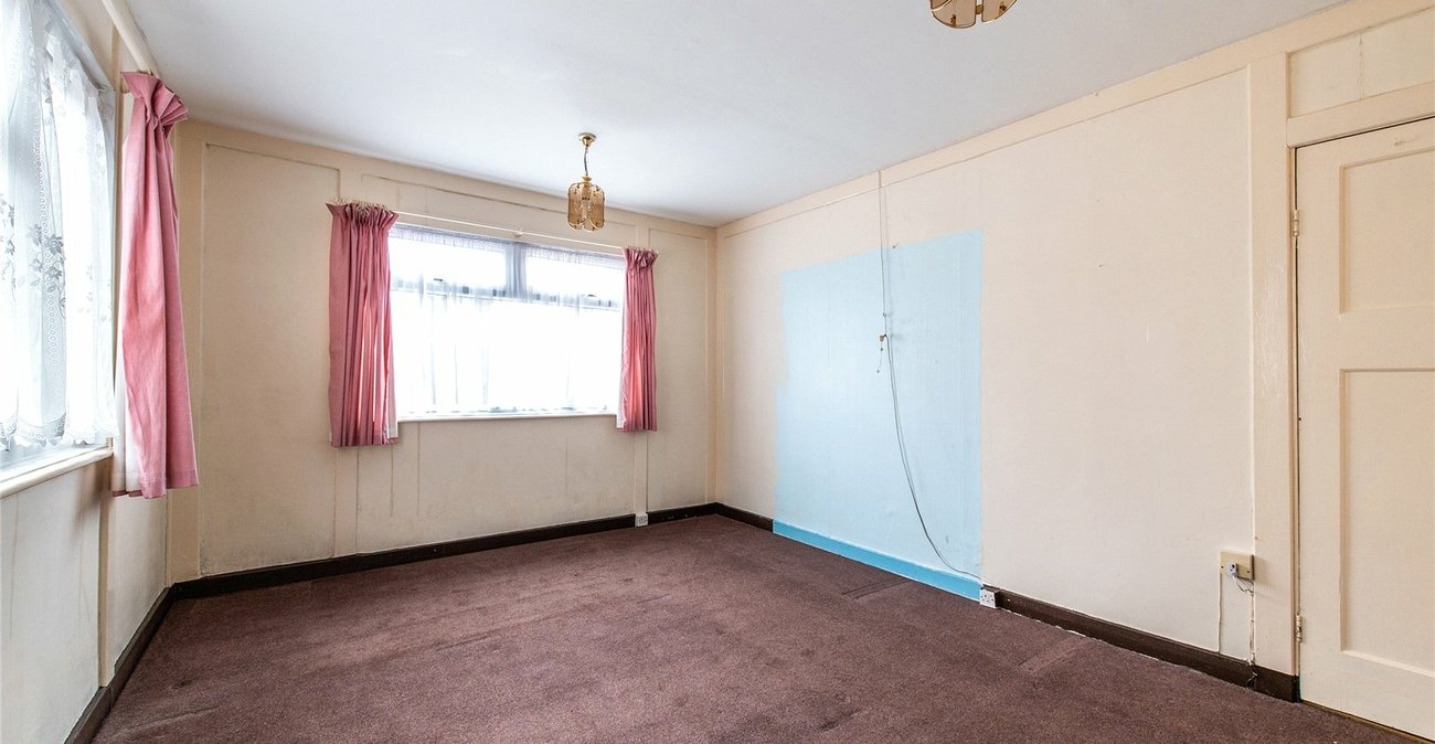 2 bedroom bungalow for sale in Weavering | Robinson Michael & Jackson