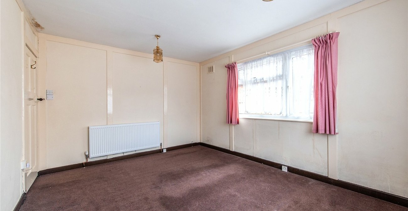 2 bedroom bungalow for sale in Weavering | Robinson Michael & Jackson