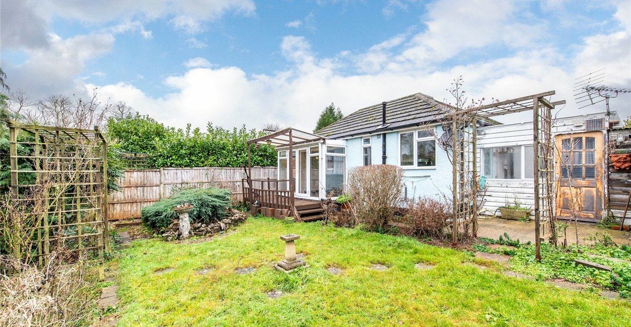 2 bedroom bungalow for sale in Weavering | Robinson Michael & Jackson