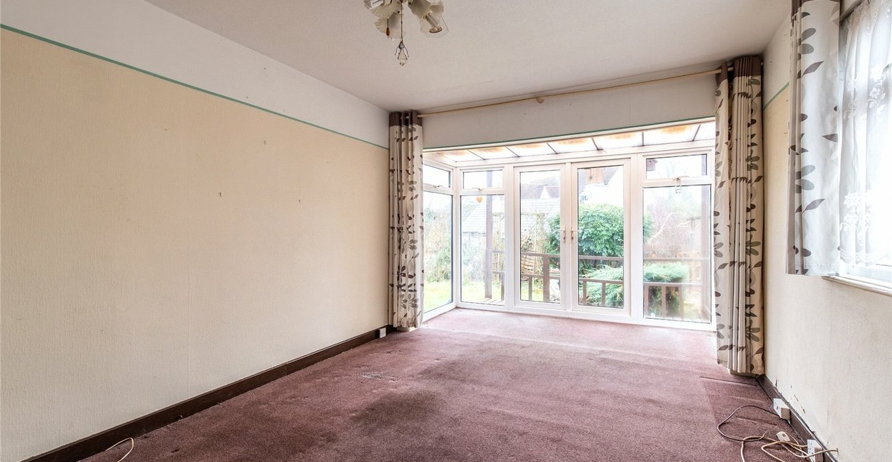 2 bedroom bungalow for sale in Weavering | Robinson Michael & Jackson