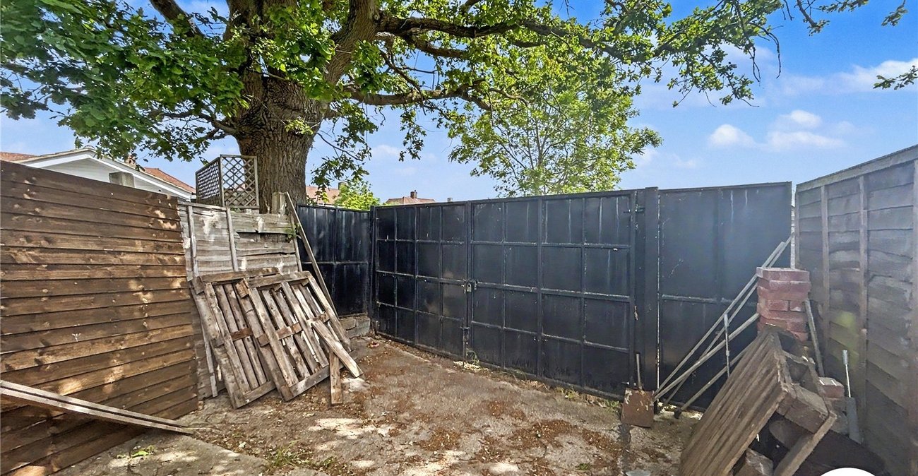 3 bedroom house for sale in Sidcup | Robinson Jackson
