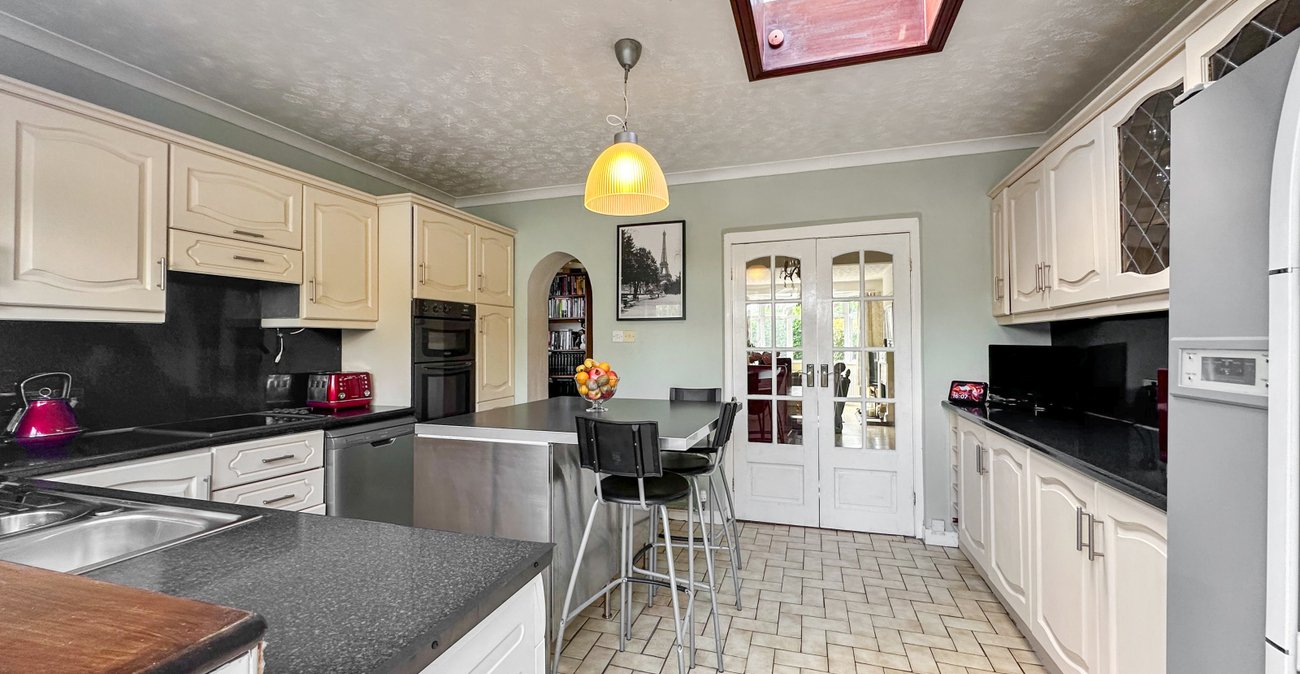 3 bedroom house for sale in Rainham | Robinson Michael & Jackson