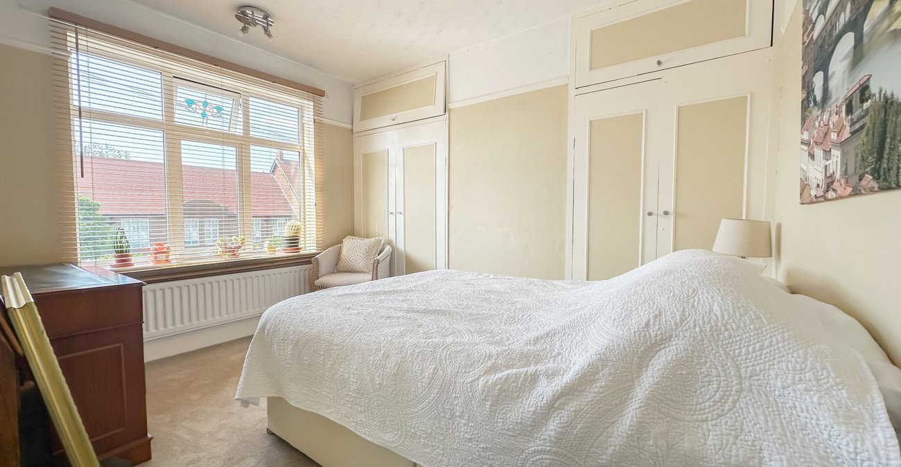 3 bedroom house for sale in Rainham | Robinson Michael & Jackson