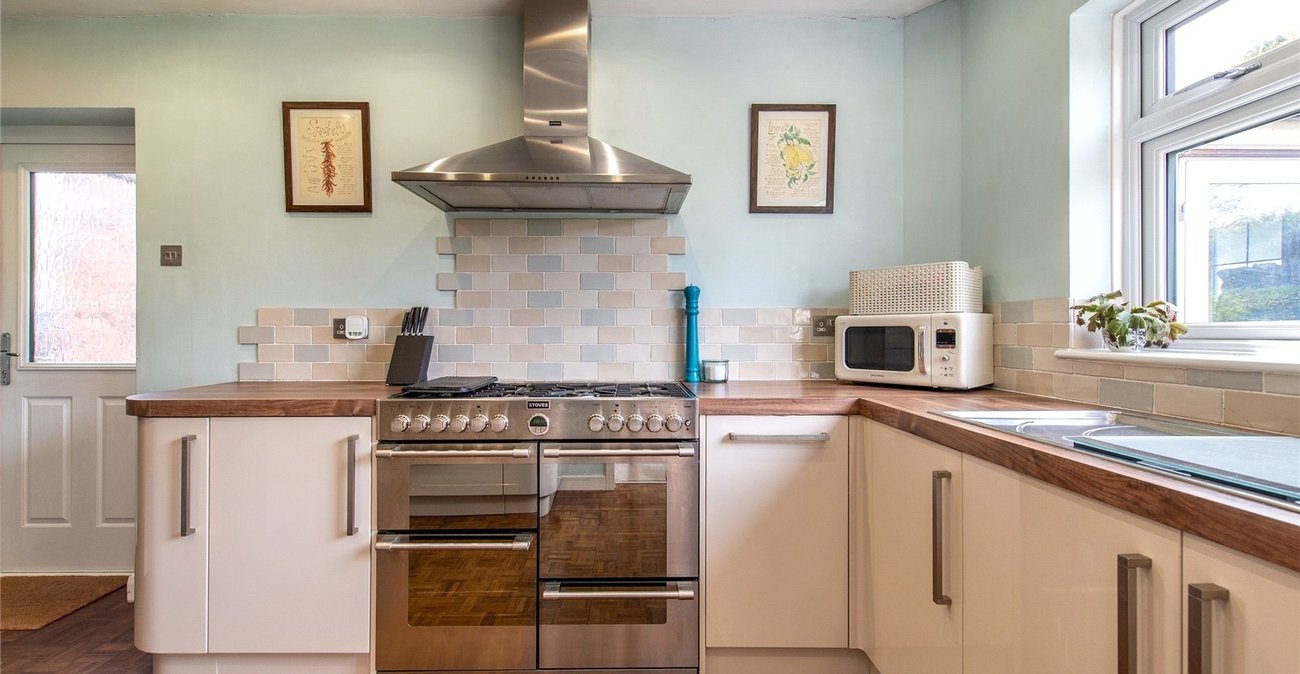 2 bedroom house for sale in Chalk | Robinson Michael & Jackson