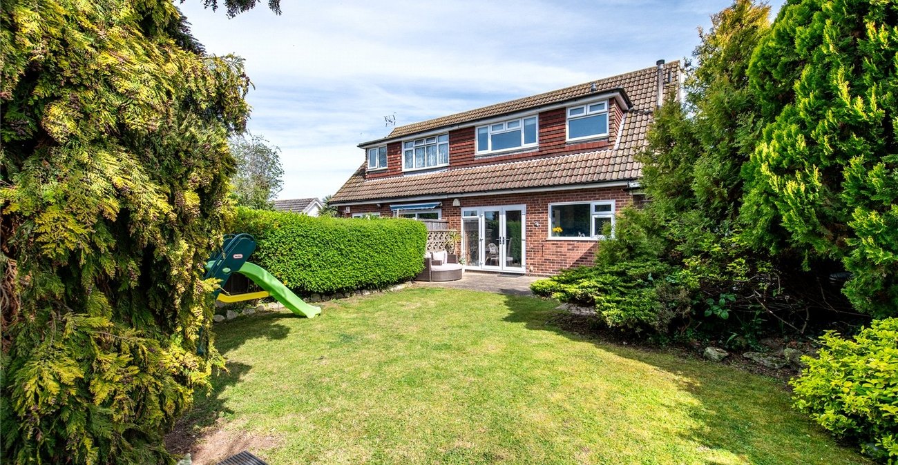 2 bedroom house for sale in Chalk | Robinson Michael & Jackson