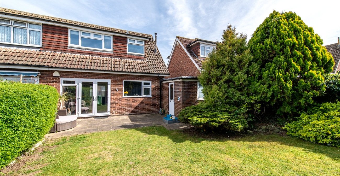 2 bedroom house for sale in Chalk | Robinson Michael & Jackson