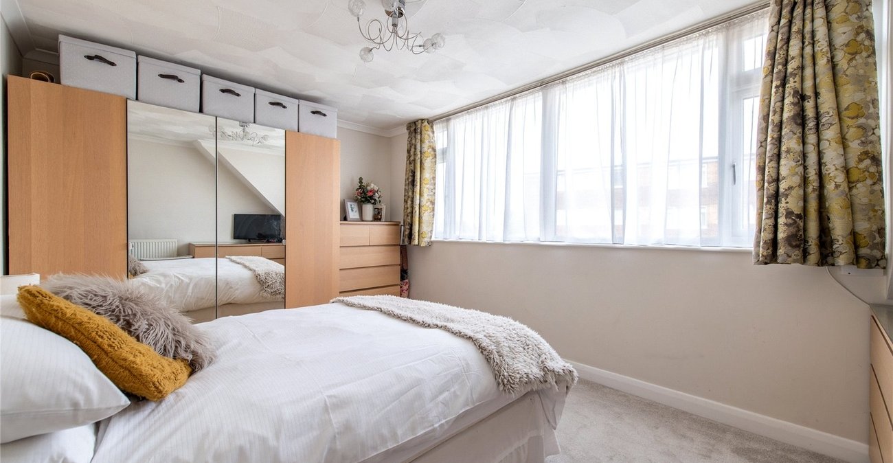 2 bedroom house for sale in Chalk | Robinson Michael & Jackson