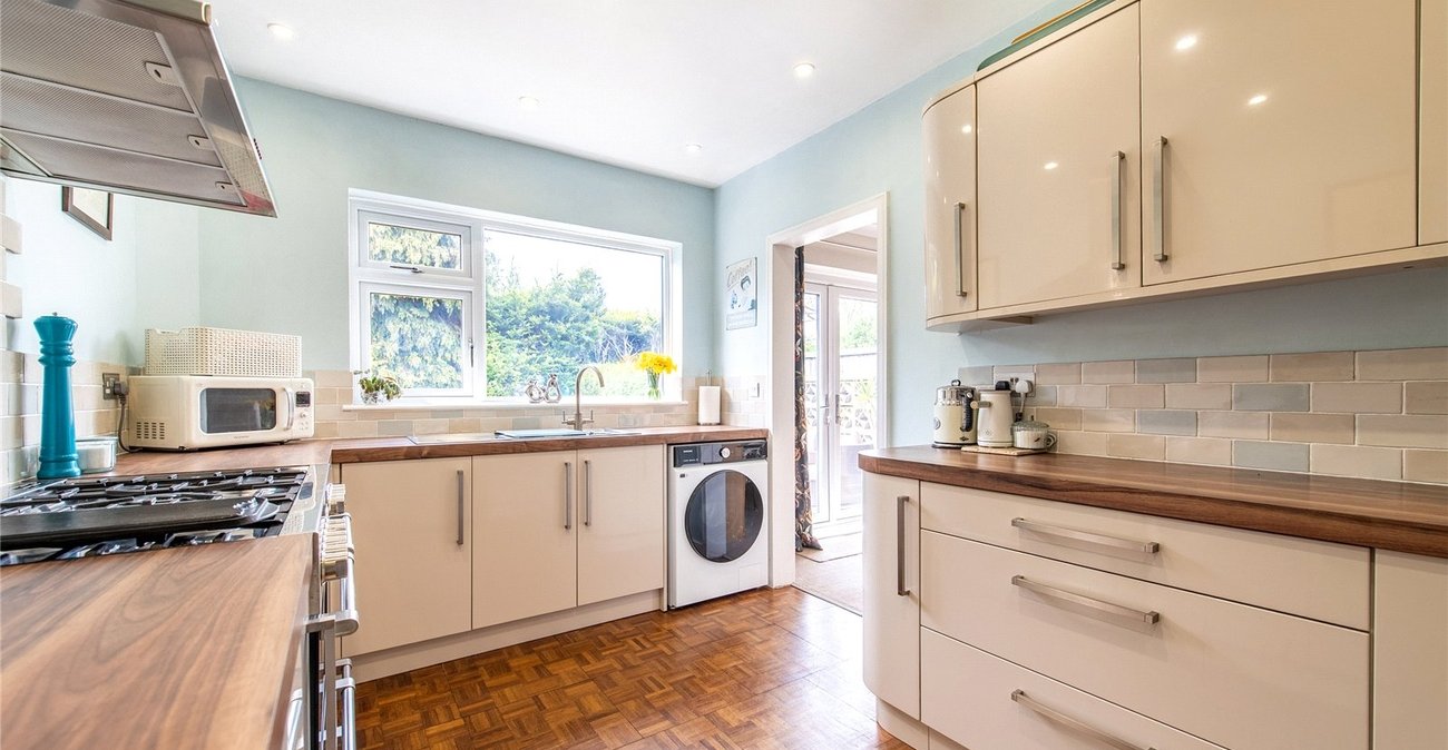 2 bedroom house for sale in Chalk | Robinson Michael & Jackson