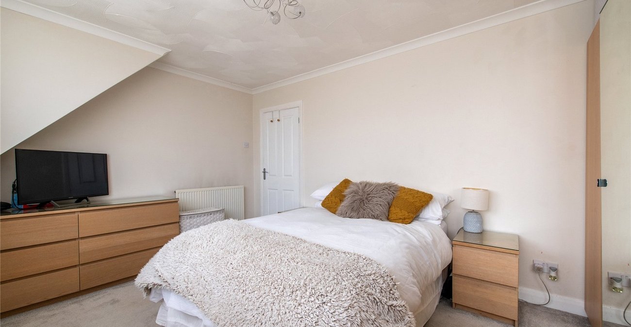 2 bedroom house for sale in Chalk | Robinson Michael & Jackson
