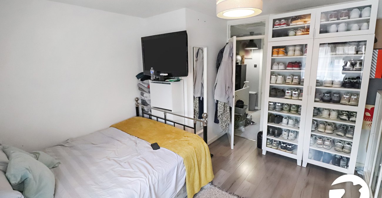 2 bedroom house for sale in Thamesmead | Robinson Jackson