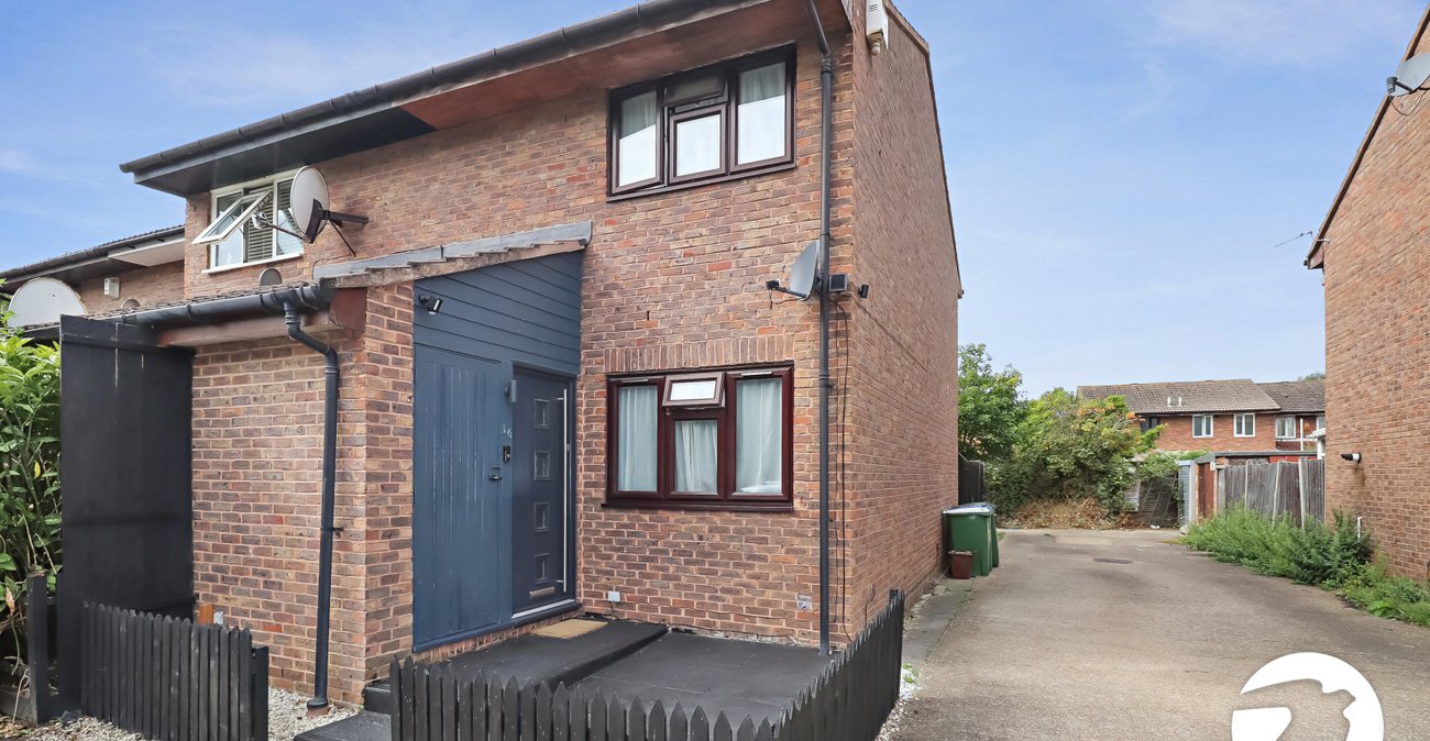 2 bedroom house for sale in Thamesmead | Robinson Jackson