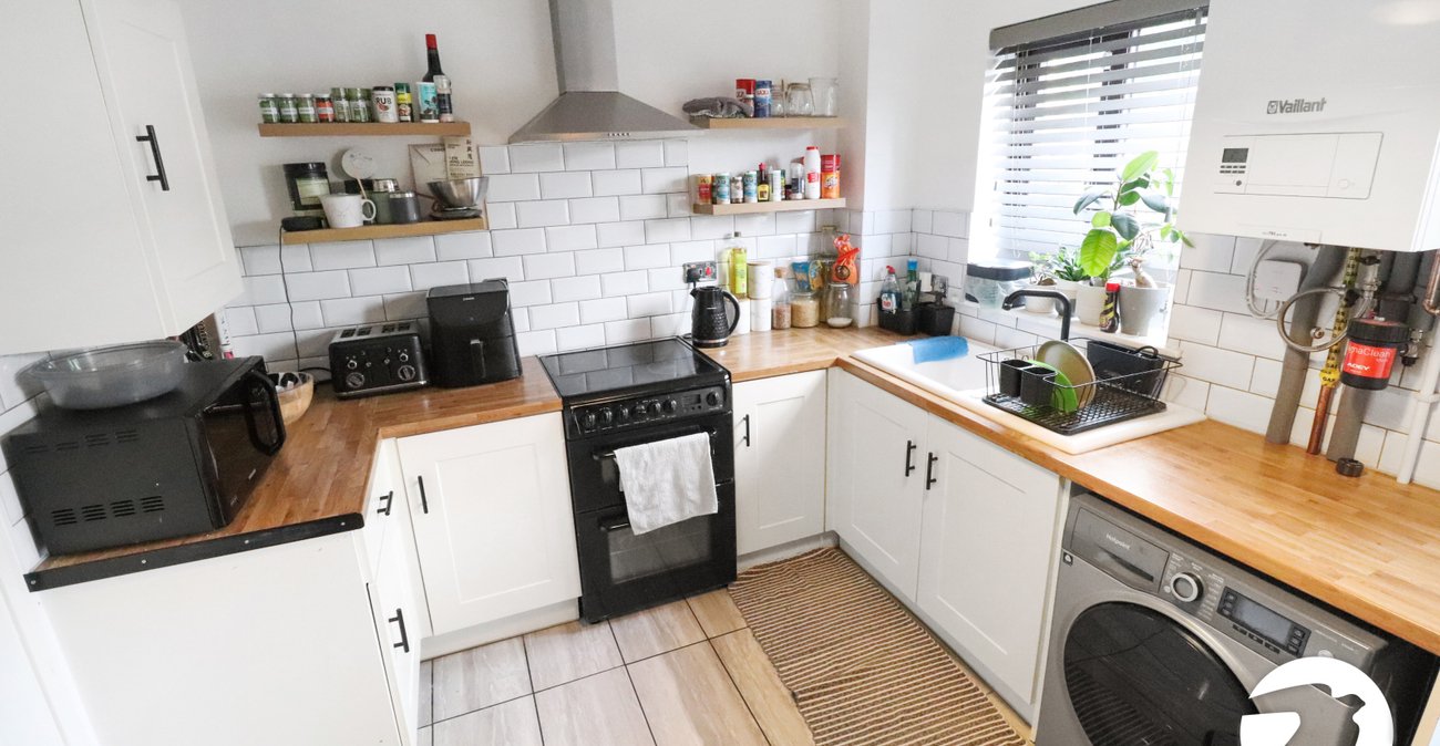 2 bedroom house for sale in Thamesmead | Robinson Jackson