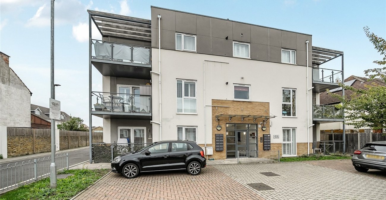 2 bedroom property for sale in Thornton Heath | Robinson Jackson