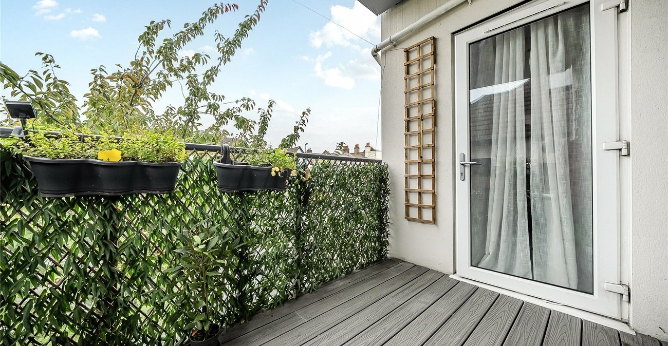 2 bedroom property for sale in Thornton Heath | Robinson Jackson