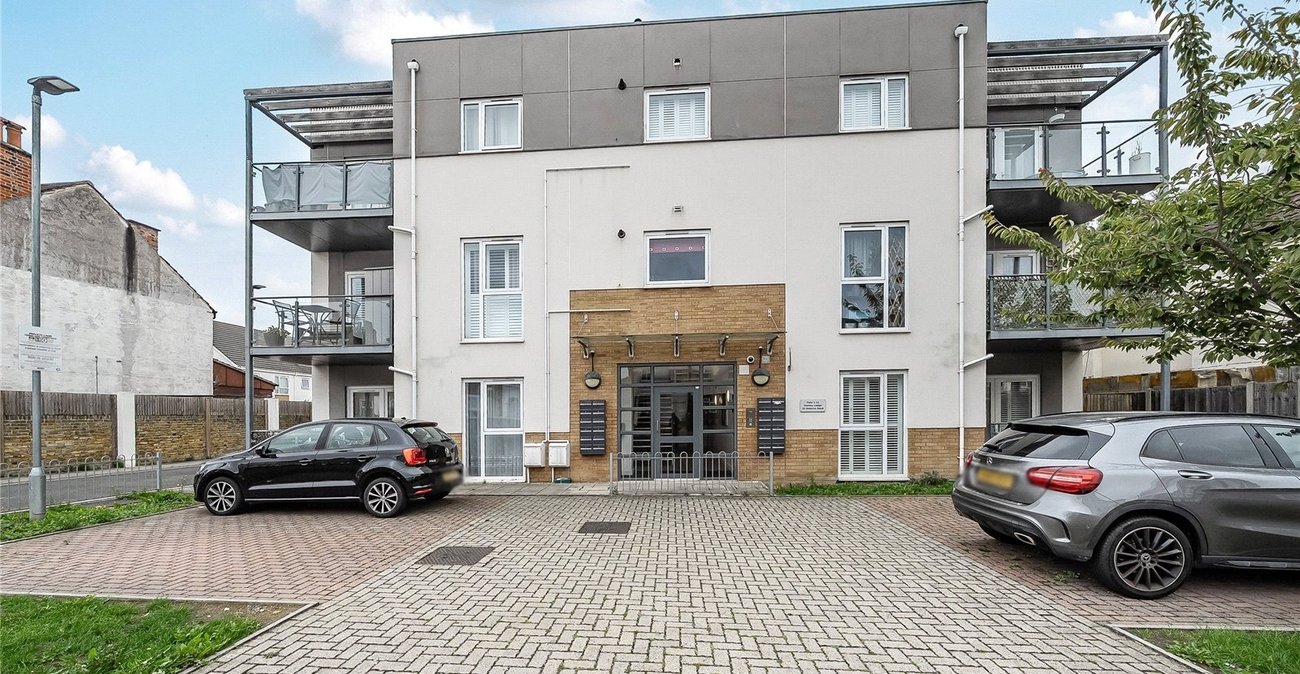 2 bedroom property for sale in Thornton Heath | Robinson Jackson