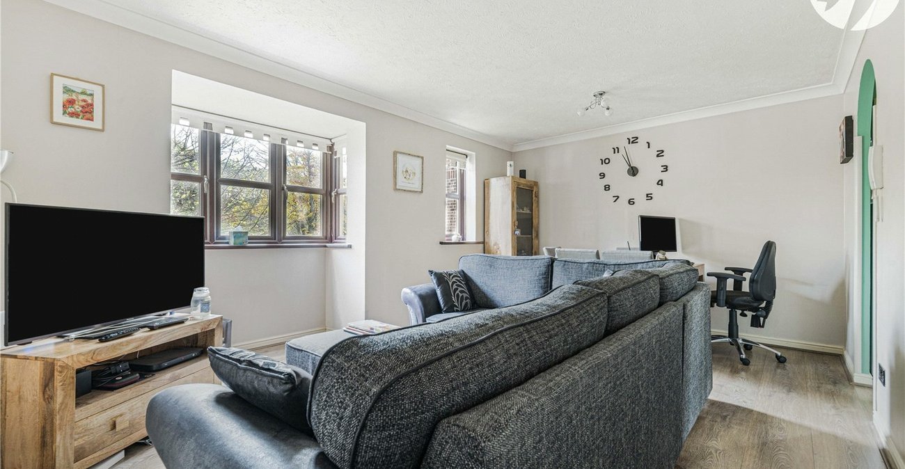 2 bedroom property for sale in Dartford | Robinson Jackson