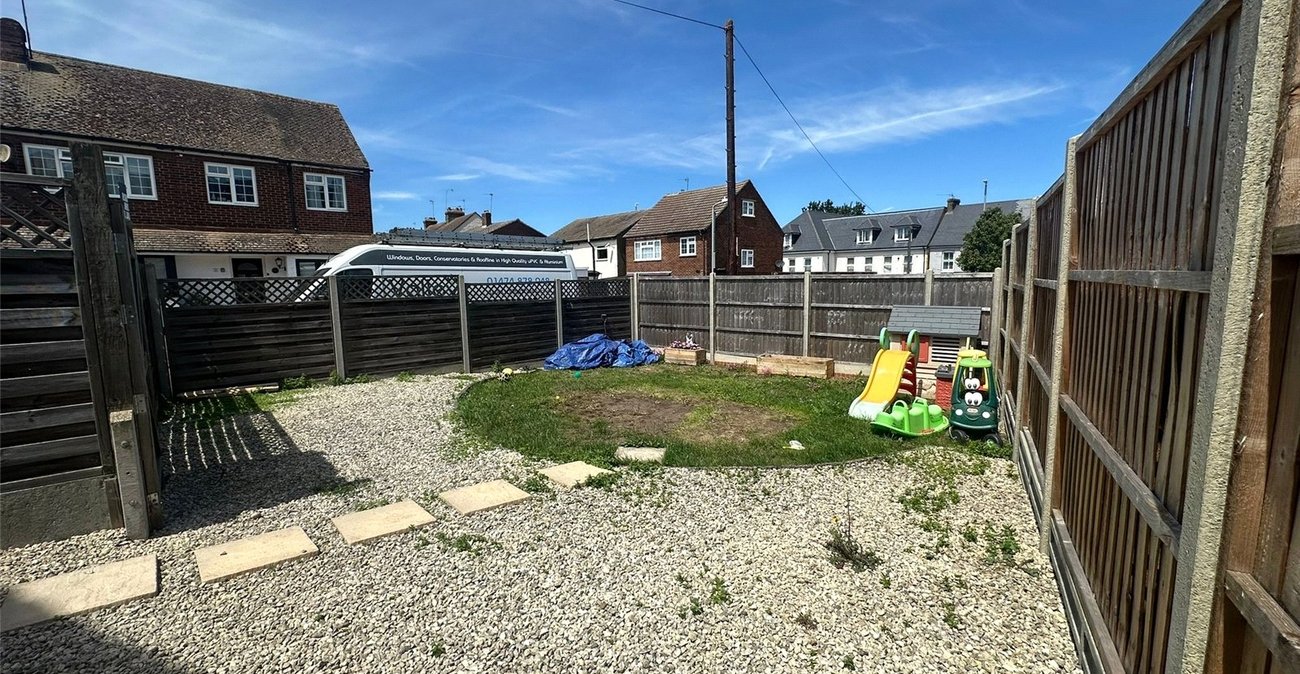 2 bedroom house for sale in Chalk | Robinson Michael & Jackson