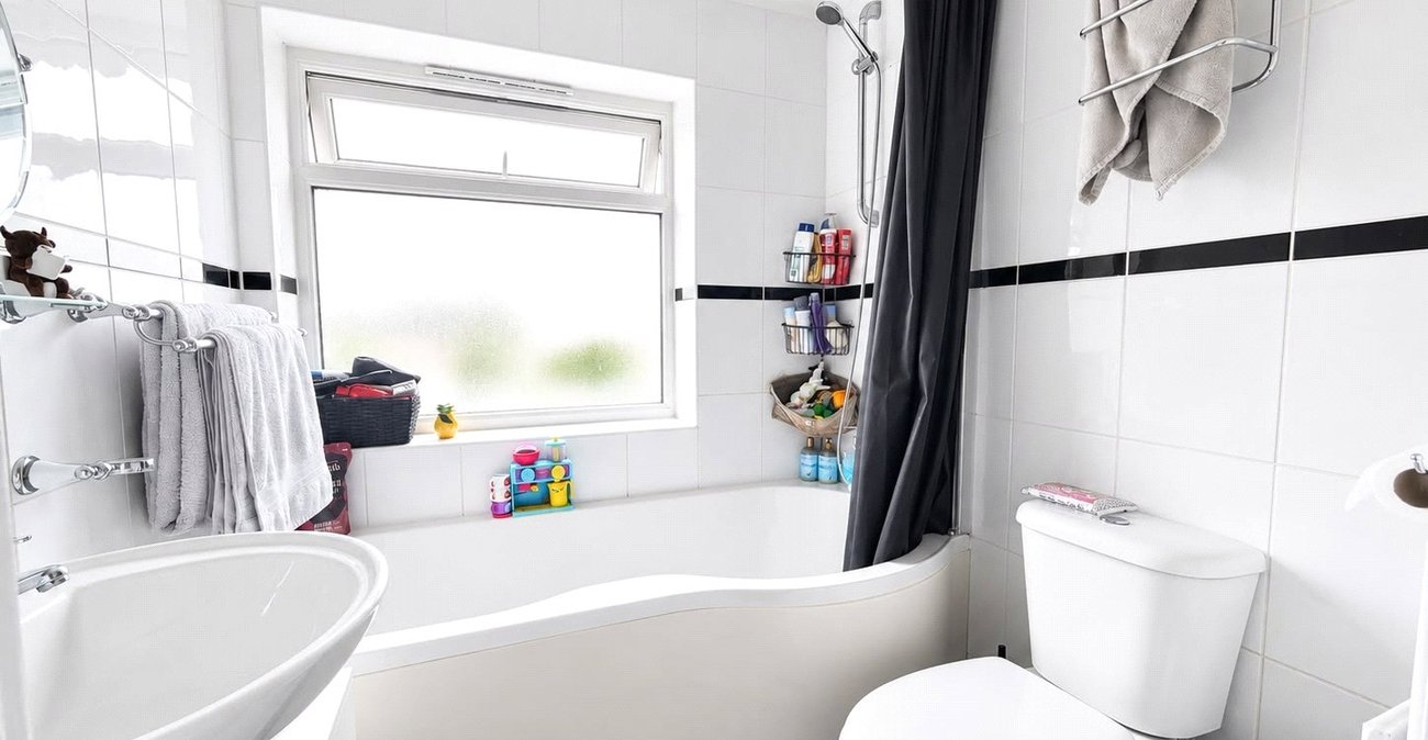 2 bedroom house for sale in Chalk | Robinson Michael & Jackson
