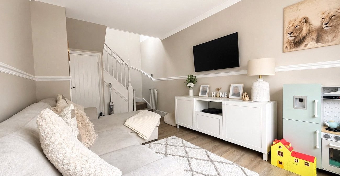2 bedroom house for sale in Chalk | Robinson Michael & Jackson