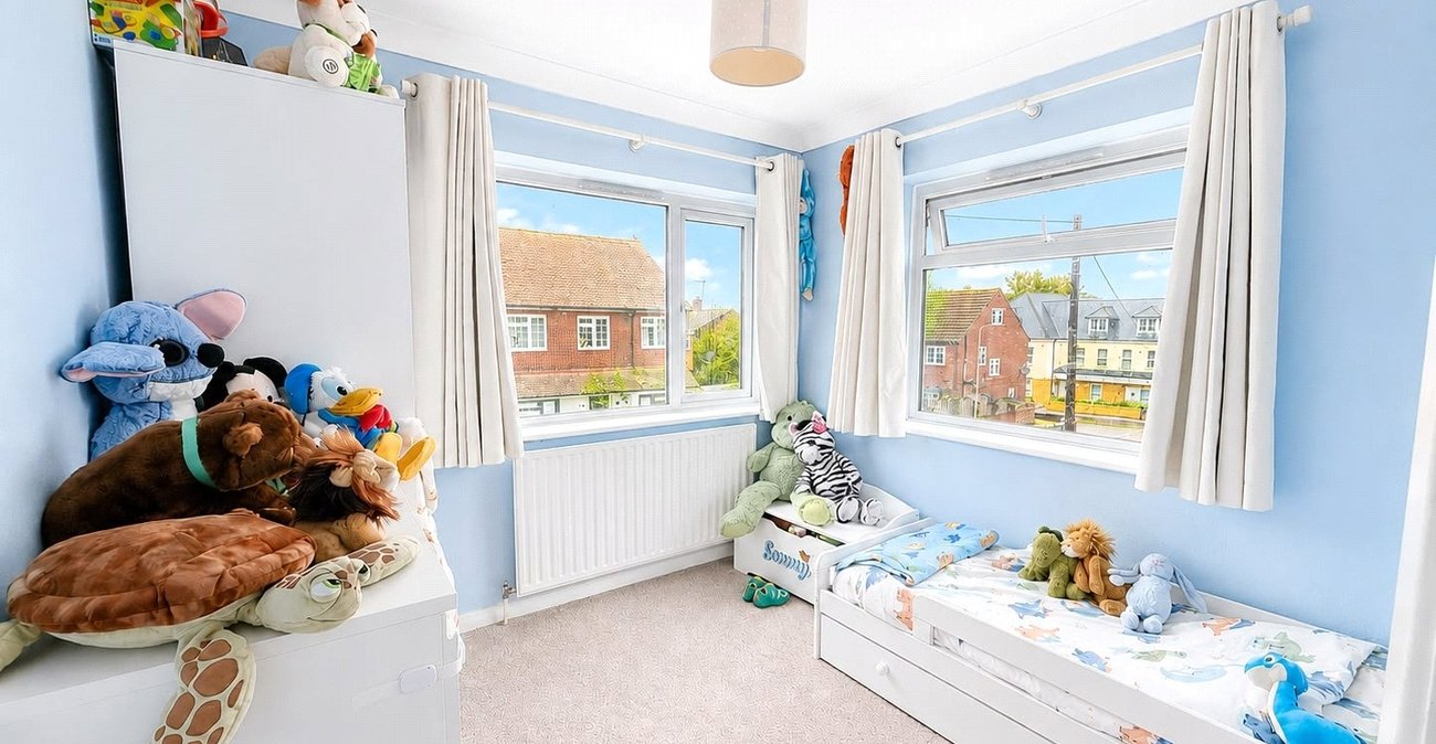 2 bedroom house for sale in Chalk | Robinson Michael & Jackson