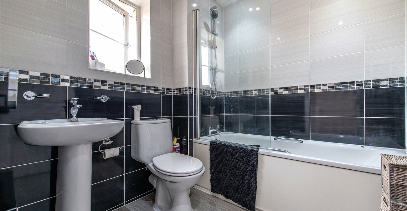 2 bedroom house for sale in Strood | Robinson Michael & Jackson