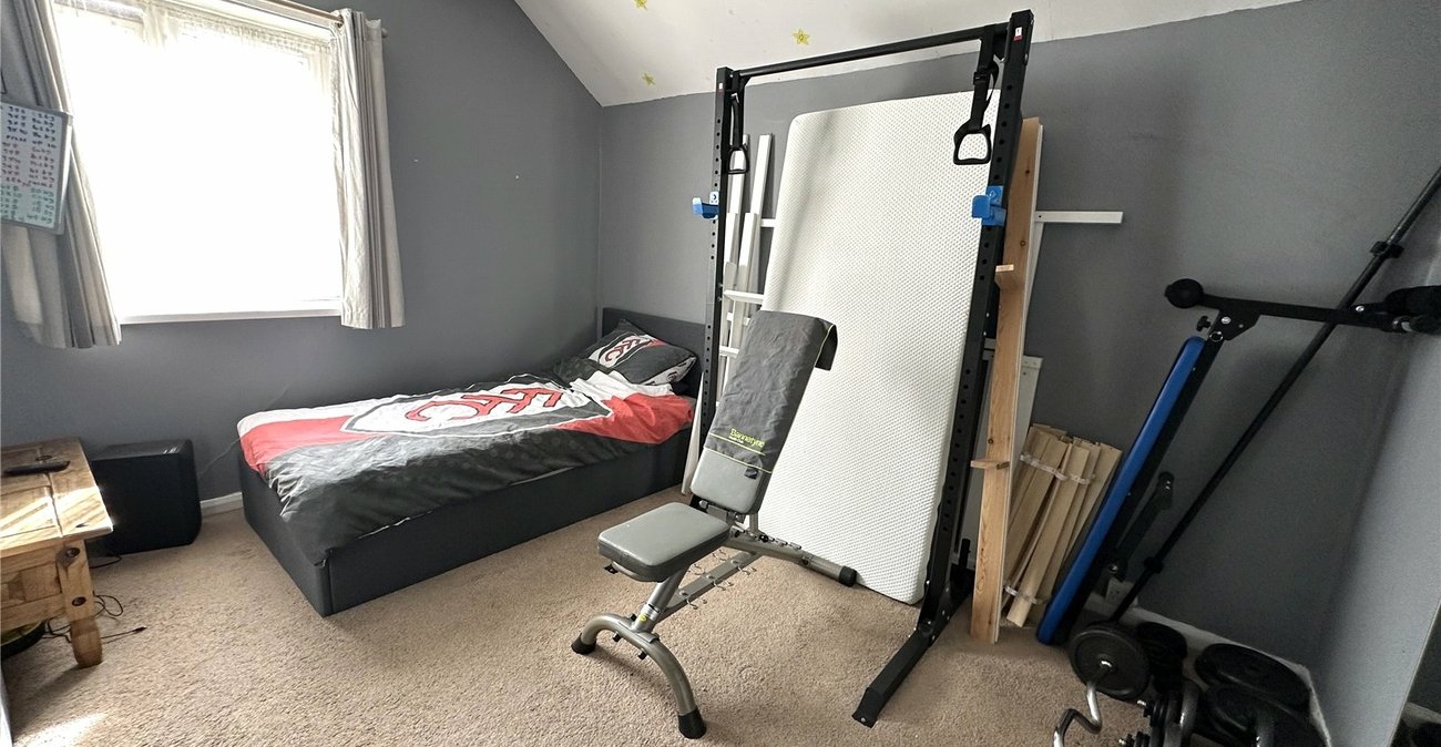 3 bedroom house for sale in London | Robinson Jackson