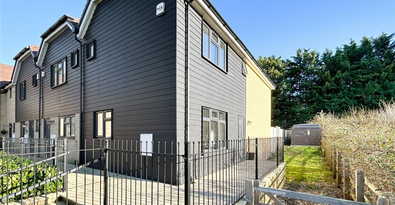 3 bedroom house for sale in Rainham | Robinson Michael & Jackson