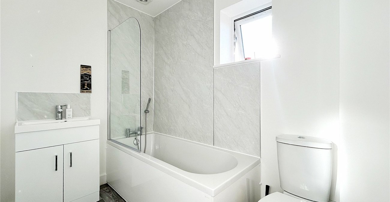 3 bedroom house for sale in Rainham | Robinson Michael & Jackson