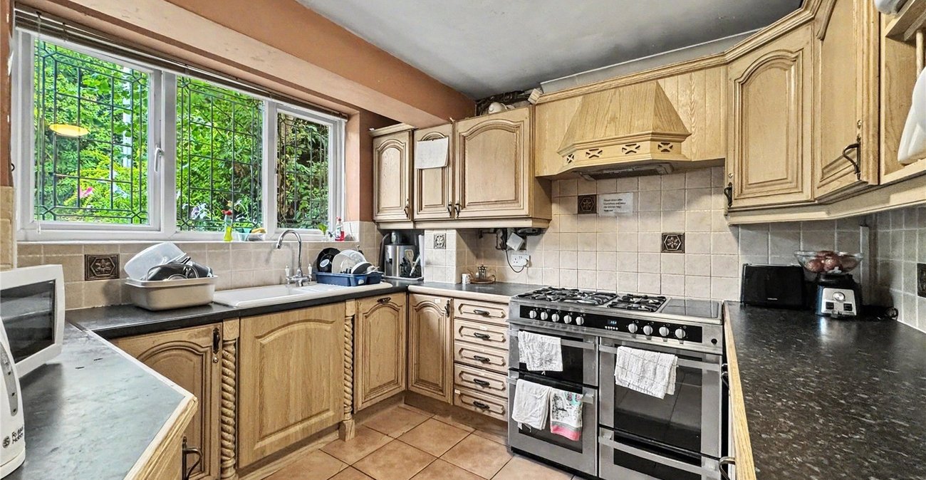 4 bedroom house for sale in Rainham | Robinson Michael & Jackson