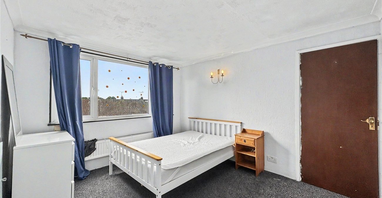 4 bedroom house for sale in Rainham | Robinson Michael & Jackson