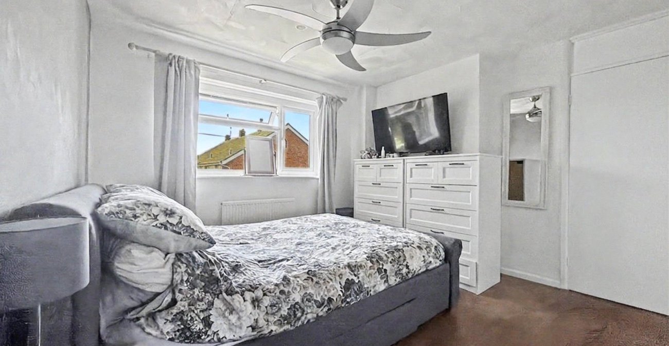 3 bedroom house for sale in Rainham | Robinson Michael & Jackson