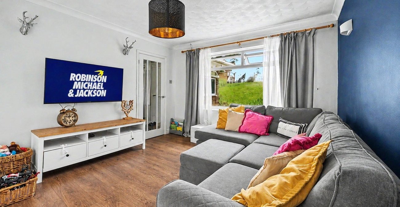 3 bedroom house for sale in Rainham | Robinson Michael & Jackson