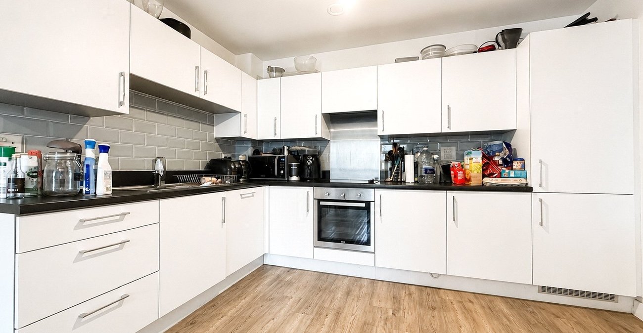 2 bedroom property for sale in London | Robinson Jackson