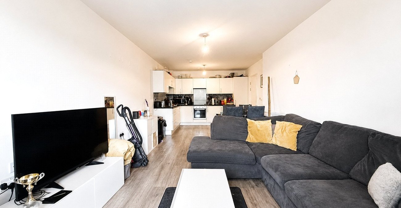 2 bedroom property for sale in London | Robinson Jackson