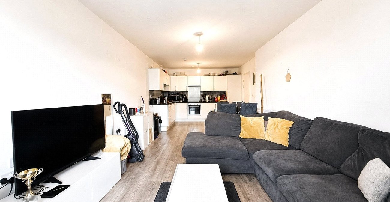 2 bedroom property for sale in London | Robinson Jackson