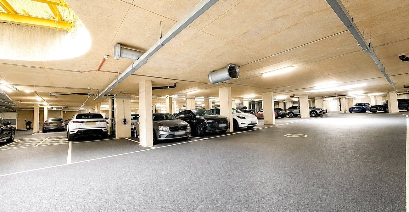 2 bedroom property for sale in London | Robinson Jackson