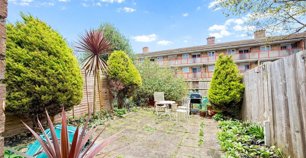 2 bedroom property for sale in Lewisham | Robinson Jackson